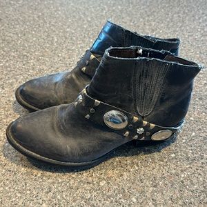Circle G Black Ankle Boots with Silver Accents